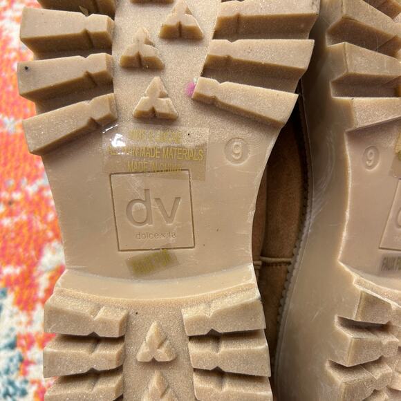 DV by Dolce Vita Chunky Lug Sole Platform Lonny Ankle Boots Booties 9 Granola - Picture 9 of 9